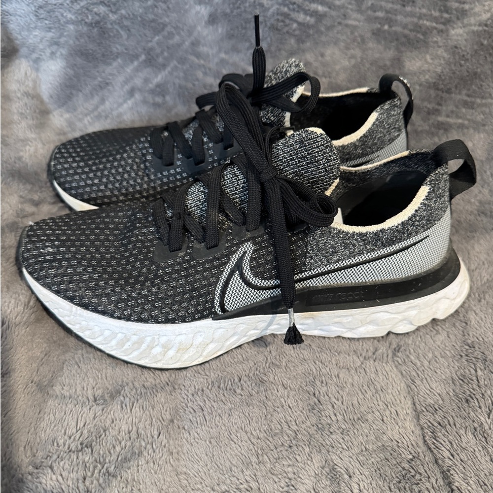 Nike Black and White Athletic Shoes